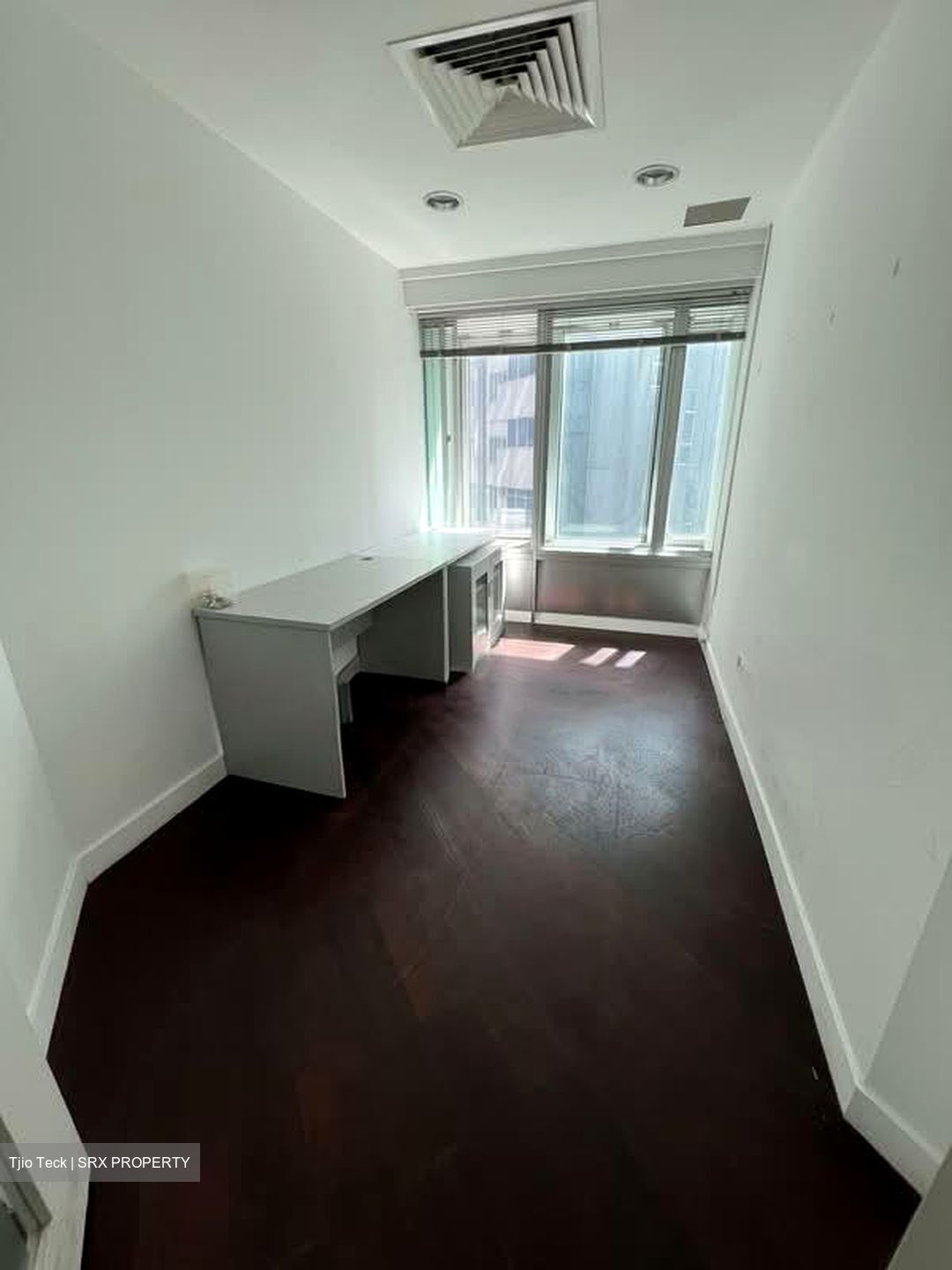 The Octagon (D1), Office #536011781